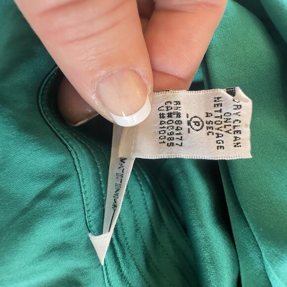 Diane von Furstenberg Emerald Green Silk Wrap Top Blouse Size 2 Holiday Party - Picture 11 of 12